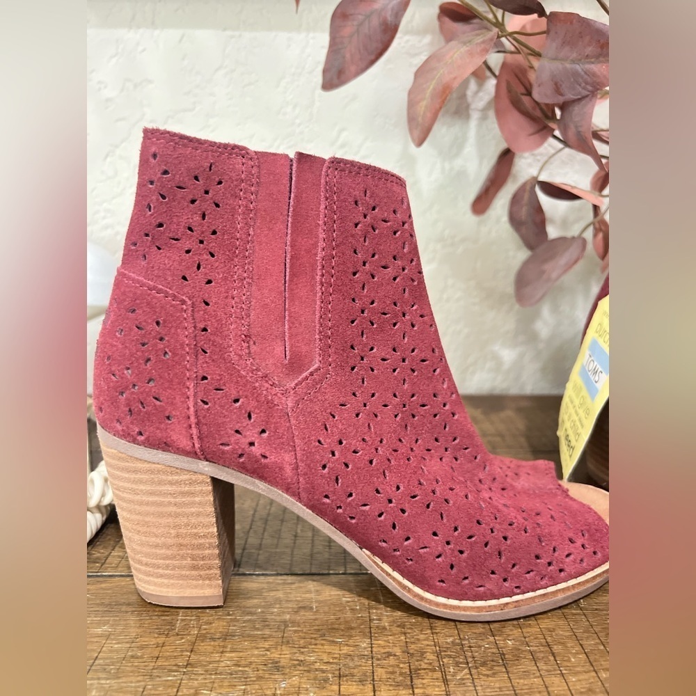 TOMS Majorca Peep Toe Booties in red suede. Size 8 new with tags